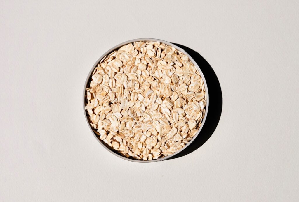 bowl oatmeal whole grains — Vitalheros