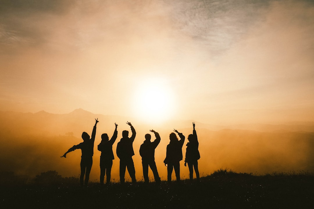 diverse people sunlight — Vitalheros