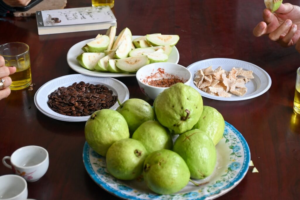 guava fruit and juice — Vitalheros