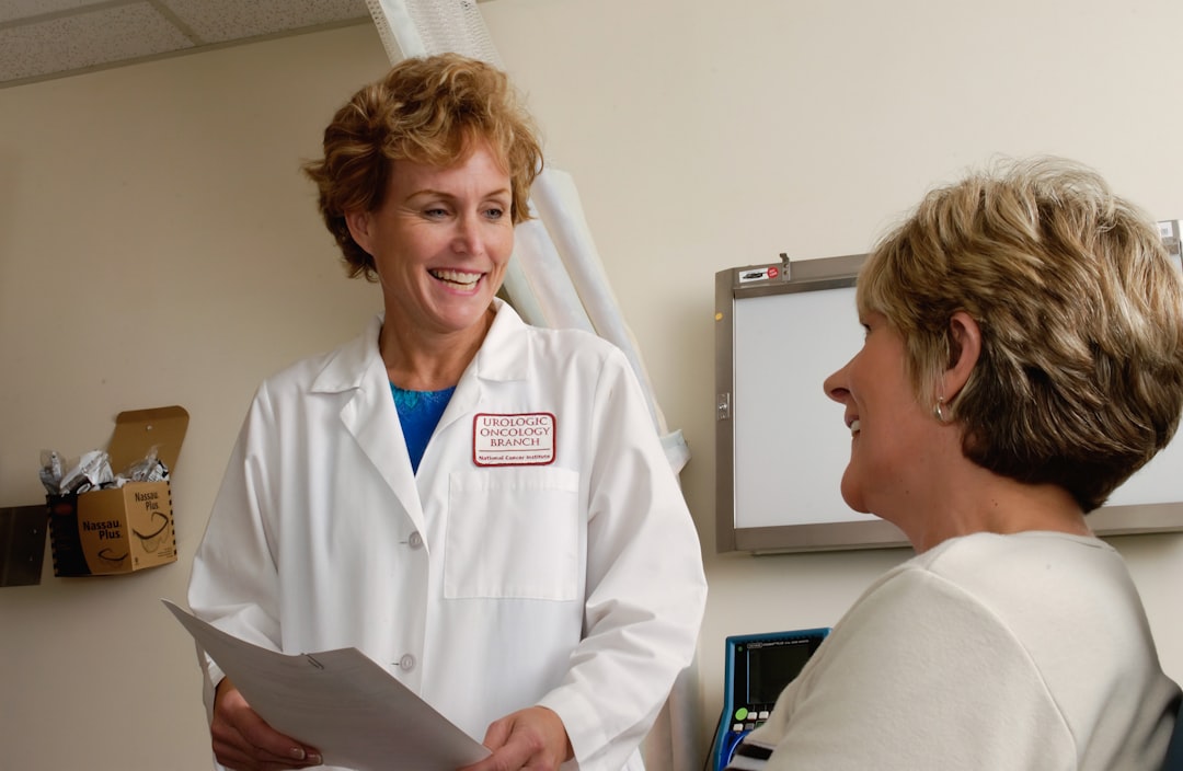 patient speaking doctor medication — Vitalheros
