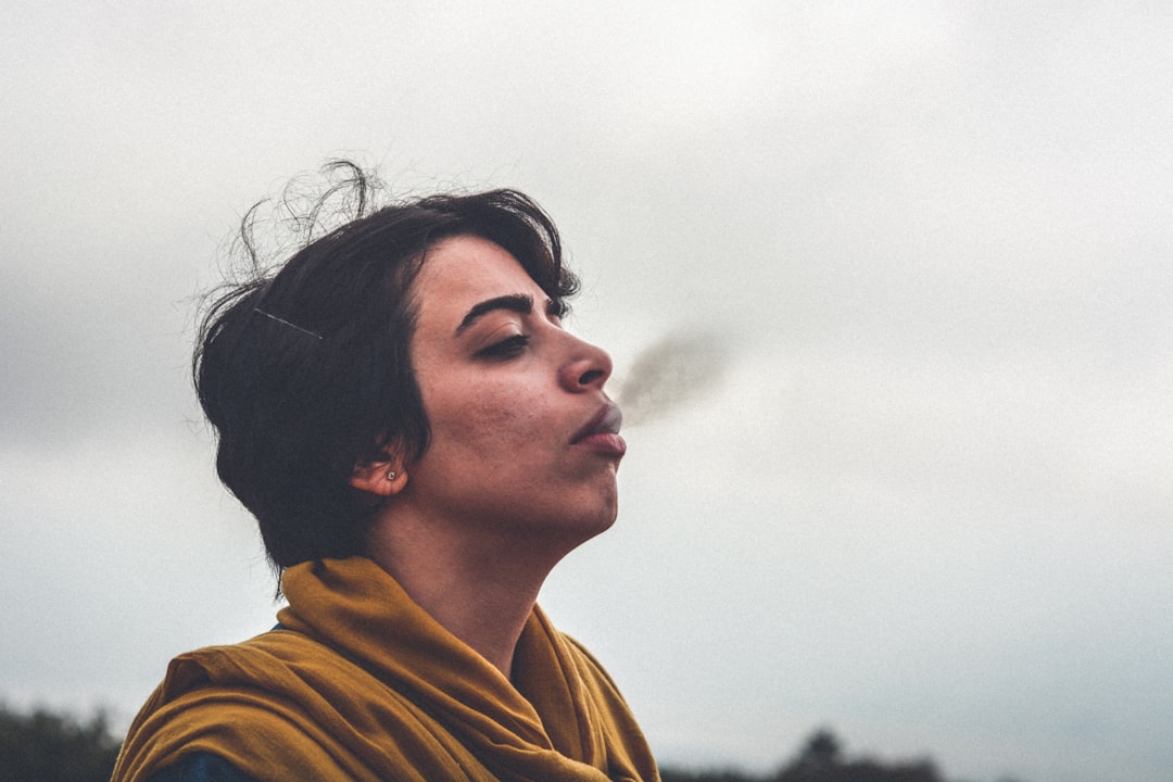 person breathing fresh air in nature β Vitalheros