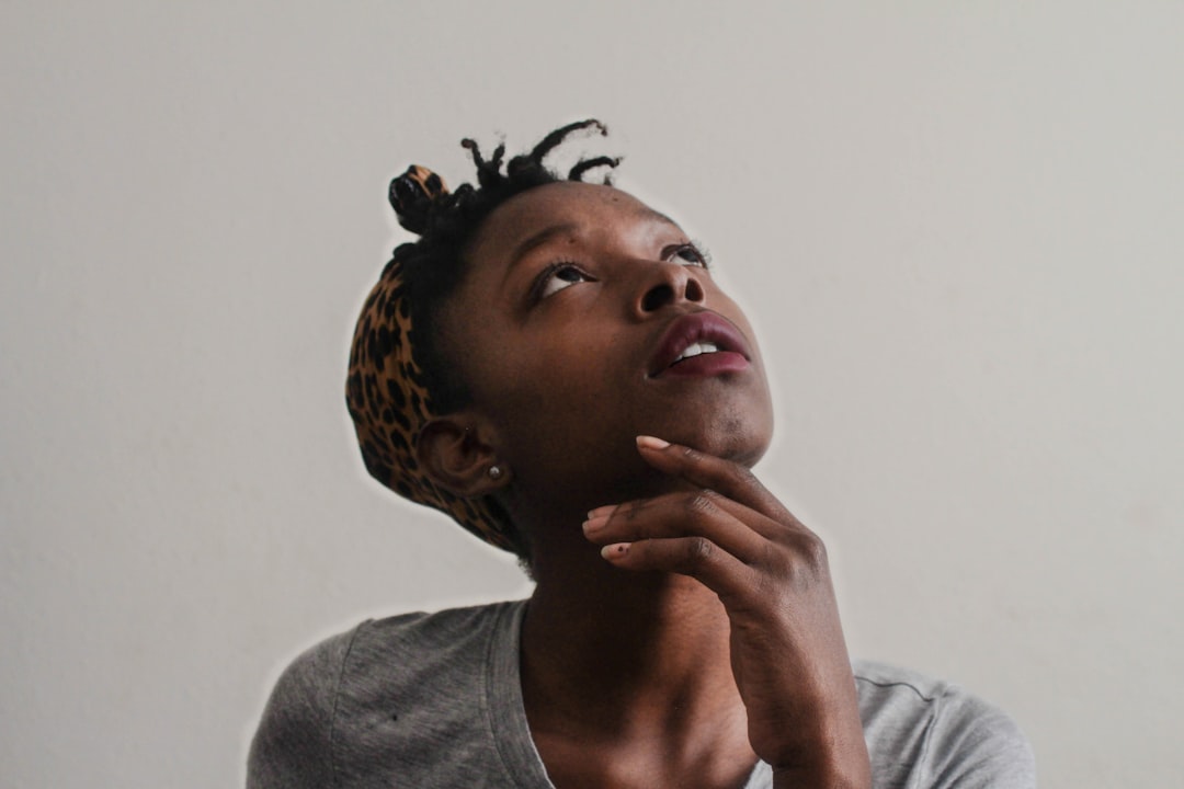 person contemplative thinking — Vitalheros