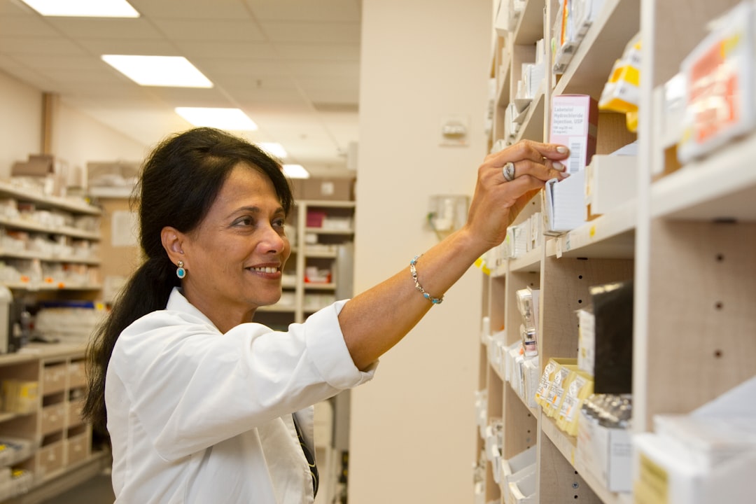 pharmacist patient consultation — Vitalheros