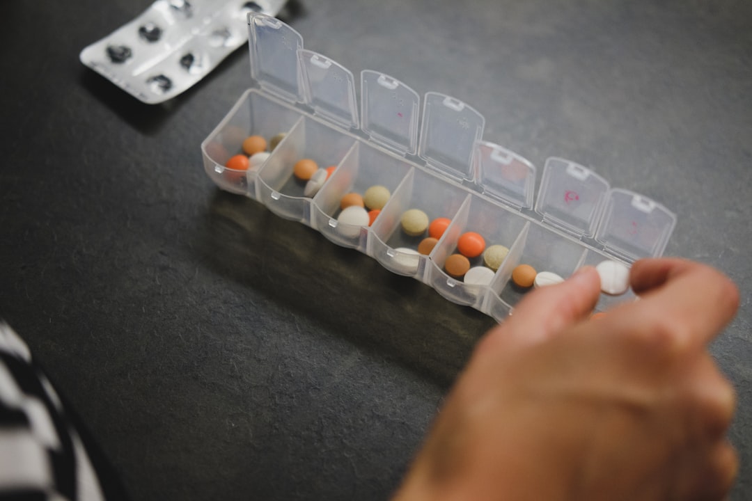 person taking multiple medications — Vitalheros